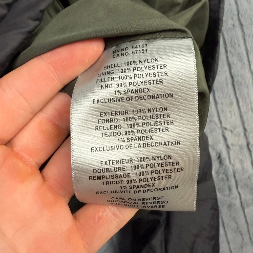 Levis Mens Black Hooded Puffer Jacket Quilted Full Zip Coat Small RN 54163